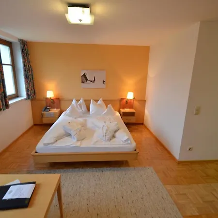 Posthotel Roessle Отель Гашум