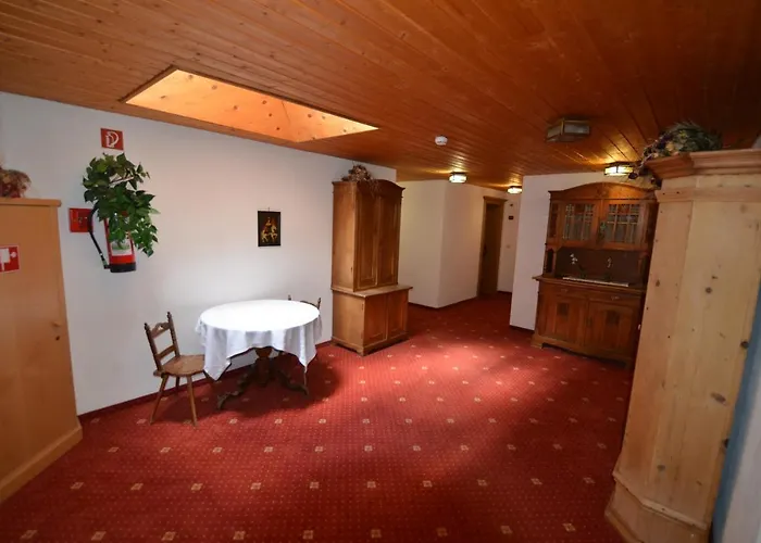 Hotel Posthotel Roessle 4*